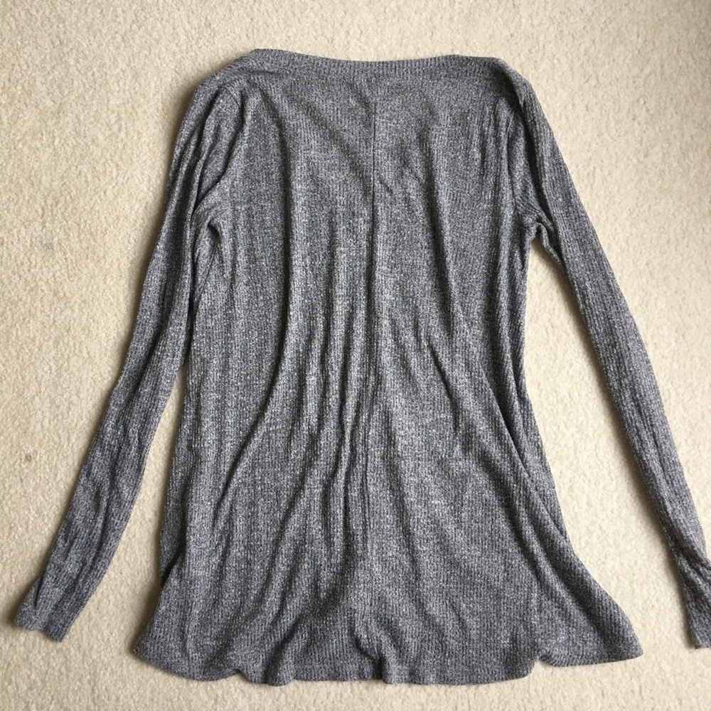 Gray Notch Top - Picture 2 of 4
